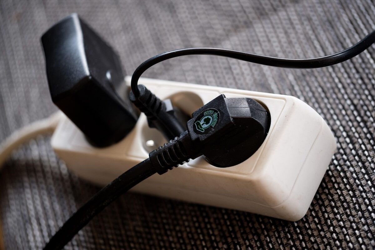 Smart plugs: what they can and cannot automate
